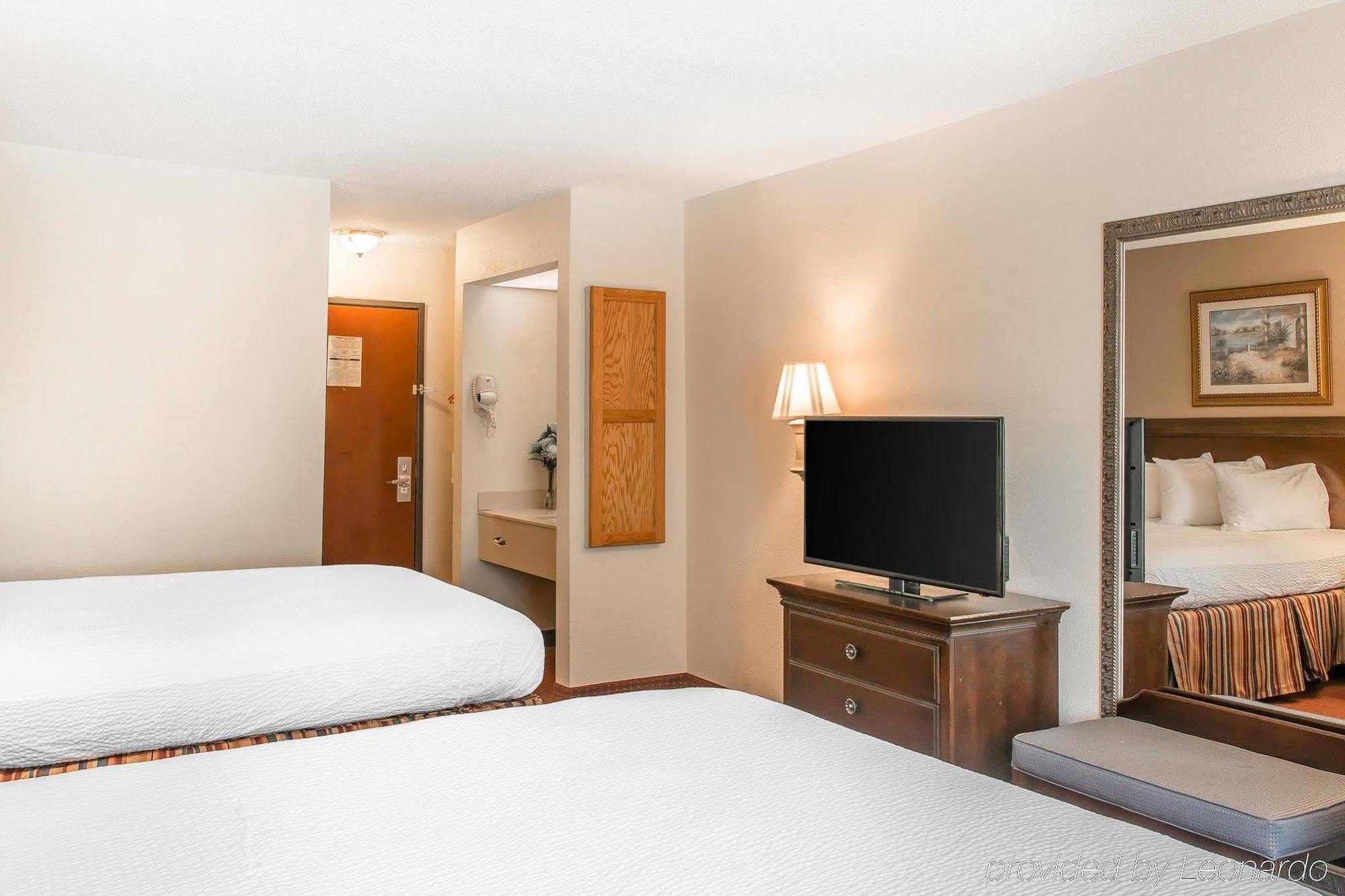 Motel 6 Elkhart, In Exterior photo