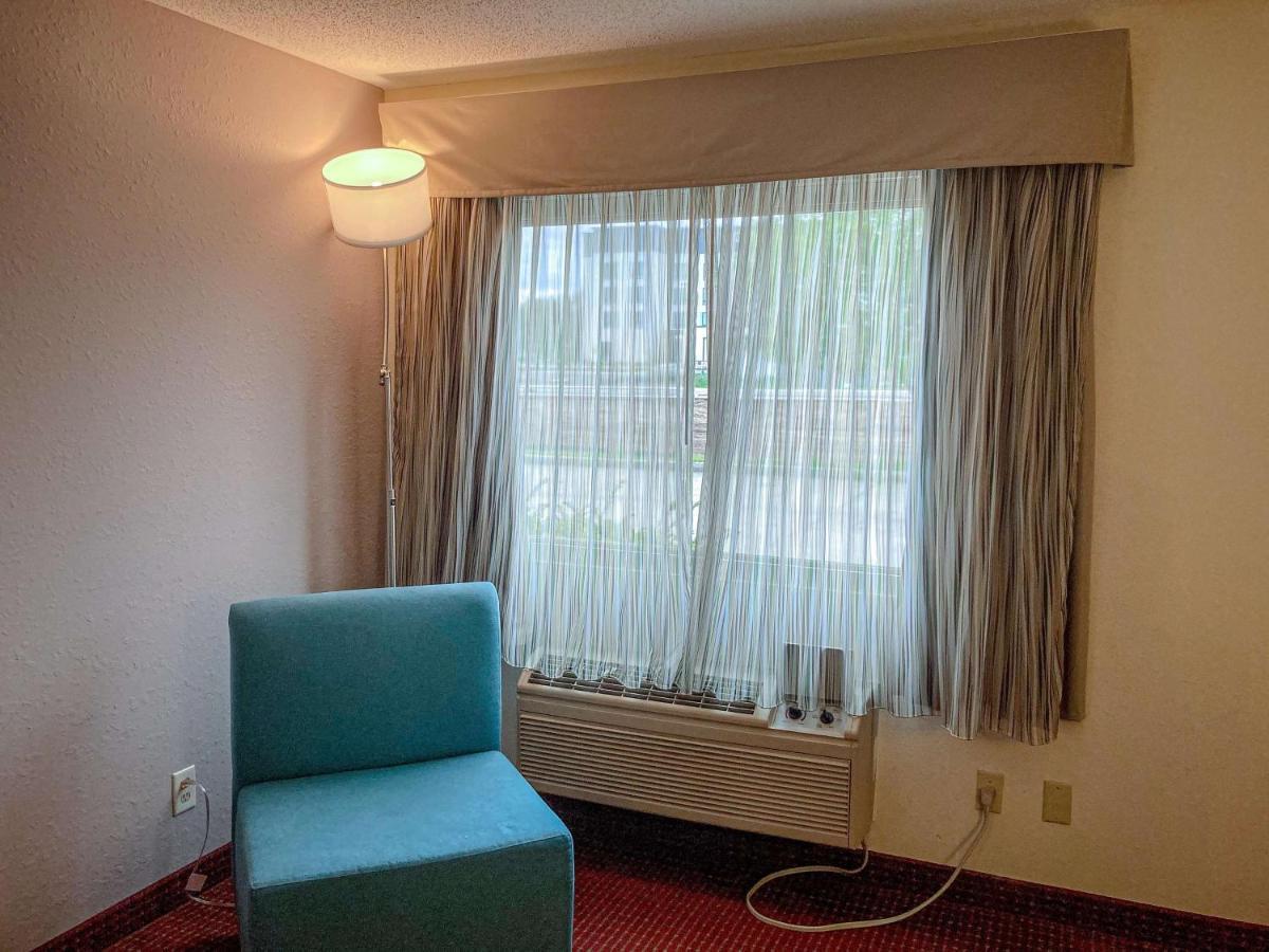 Motel 6 Elkhart, In Exterior photo