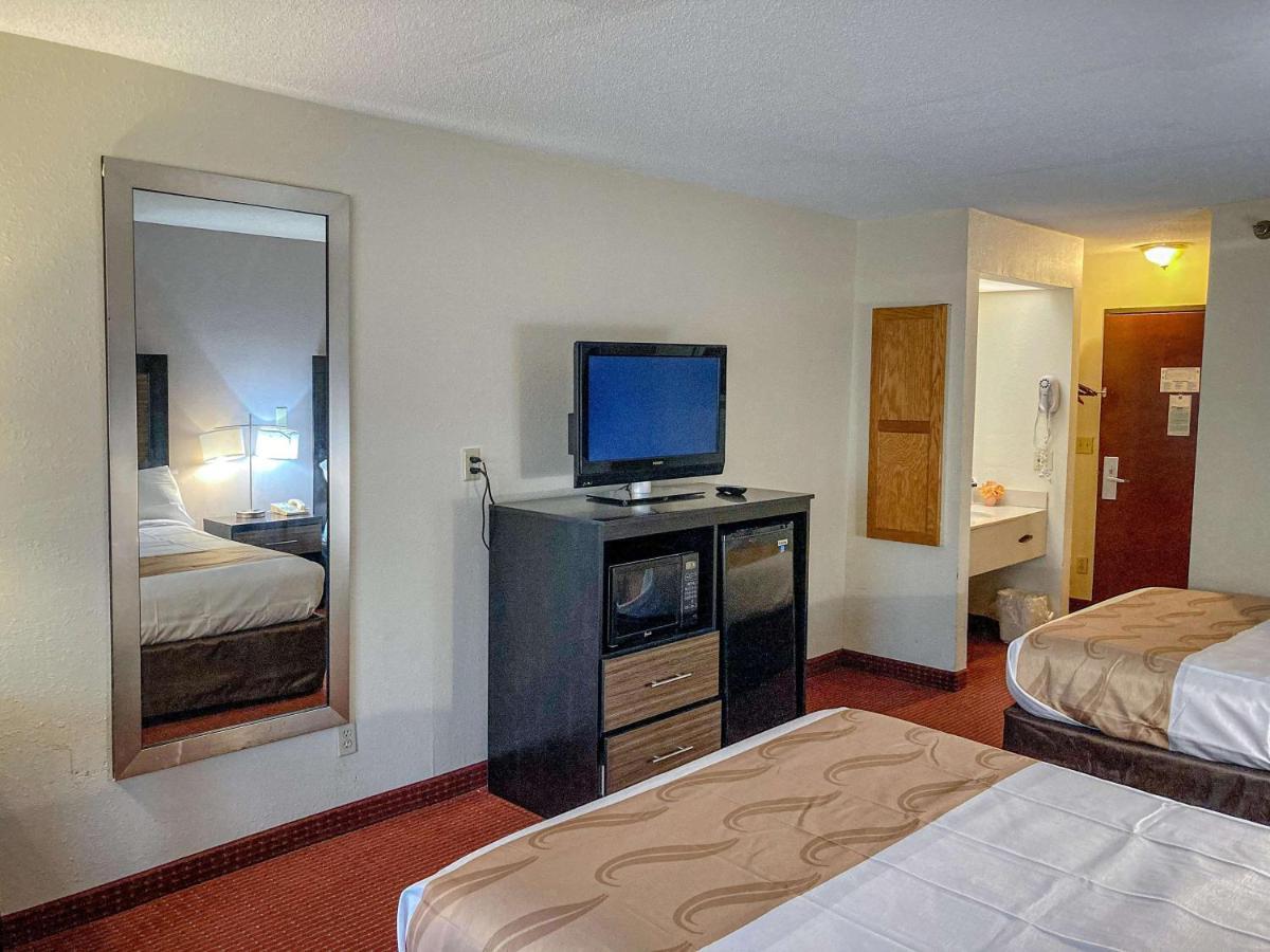Motel 6 Elkhart, In Exterior photo