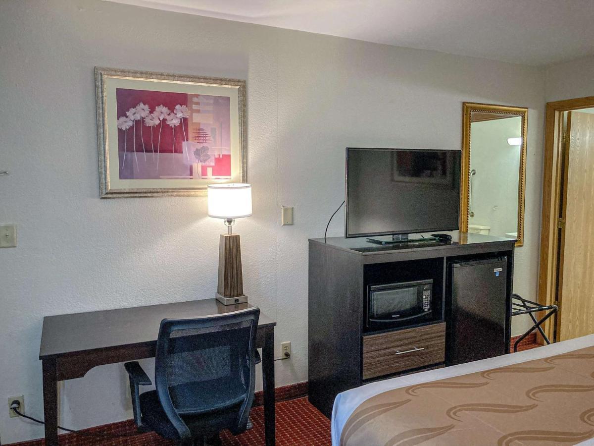 Motel 6 Elkhart, In Exterior photo